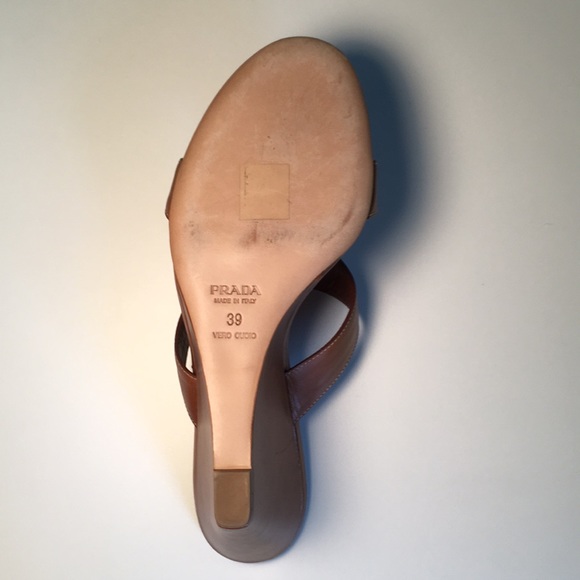 Women’s Prada High Heels made with real Leather. - Picture 4 of 8